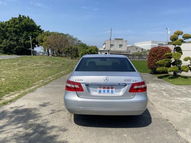 2010 E220d 柴油超省油  第5張相片