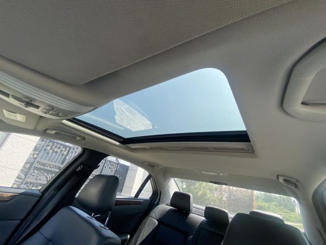 2010 E220d 柴油超省油  第8張相片