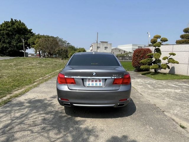 BMW 740Li   超低里程 僅跑9萬 全車原版件 20幾萬開回去帥  第5張相片
