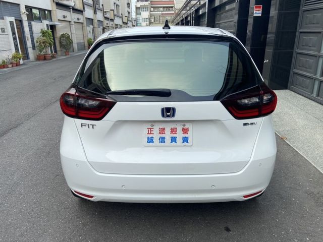 2025新款油電FIT 超級省油 原廠保固中 原鈑件 跟新車只有價差 可車換車 全額貸款  第18張相片
