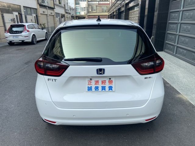 2025新款油電FIT 超級省油 原廠保固中 原鈑件 跟新車只有價差 可車換車 全額貸款  第18張相片