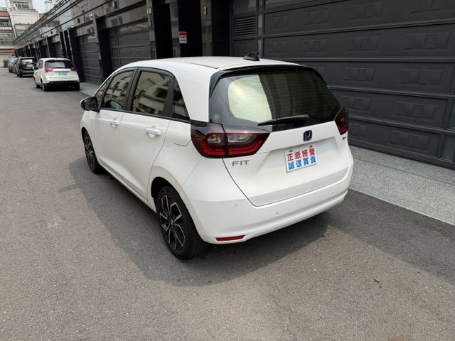 2025 油電FIT 新車保固中/認證原版/ACC跟車/定速/盲點/摸們/Carplay/ 最省油熱門小車/可車換車  第18張相片