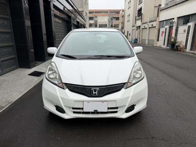 2011 FIT 熱門小車 定速 / 64分離 / 恆溫空調 / 省油代步超好用  第2張相片