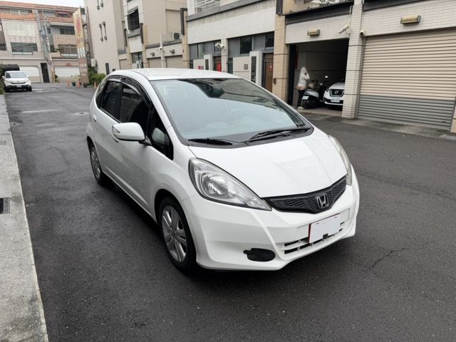 2011 FIT 熱門小車 定速 / 64分離 / 恆溫空調 / 省油代步超好用  第3張相片