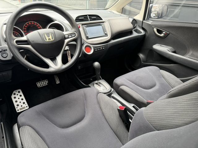 2011 FIT 熱門小車 定速 / 64分離 / 恆溫空調 / 省油代步超好用  第10張相片