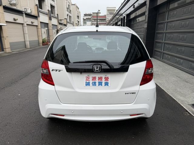 2011 FIT 熱門小車 定速 / 64分離 / 恆溫空調 / 省油代步超好用  第15張相片