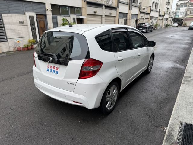 2011 FIT 熱門小車 定速 / 64分離 / 恆溫空調 / 省油代步超好用  第16張相片