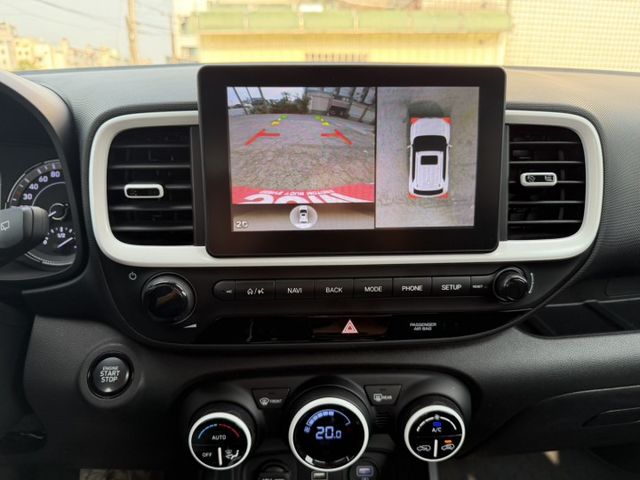 2020 帆優 GLC版頂級  定速/車道維持/360環景/CARPLAY/原廠保養/盲點/摸們/導航  第13張相片