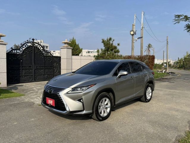 2016年 RX200T 車況優質 認證車 配備基本滿 迎賓模式 便宜賣 0938696811  第1張相片