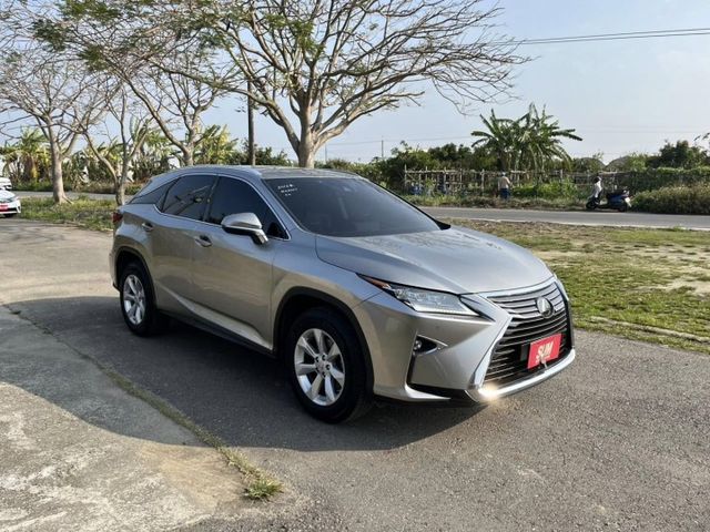 2016年 RX200T 車況優質 認證車 配備基本滿 迎賓模式 便宜賣 0938696811  第3張相片