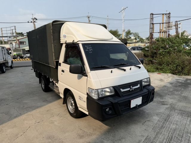 2019 得利卡 加裝 升降帆布 載貨更靈活 / 加裝電尾門 / 剎車皮已更換 / 倒車顯影 / 車況優質  第3張相片