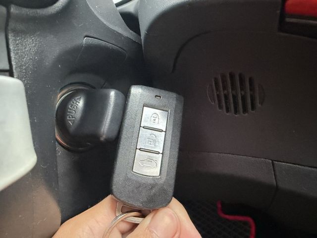 2014 Lancer iO版 鯊魚頭/大尾翼/升級安卓機/定速/換檔撥片/倒車顯影/恆溫/天窗/可全額貸款  第8張相片