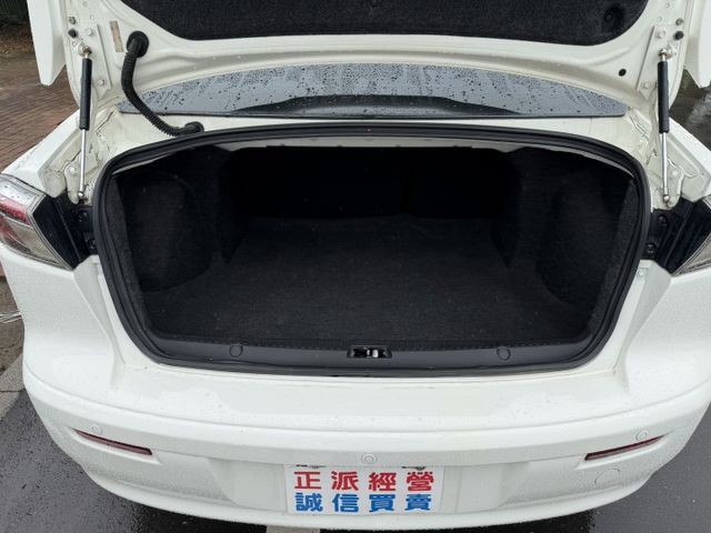 2014 Lancer iO版 鯊魚頭/大尾翼/升級安卓機/定速/換檔撥片/倒車顯影/恆溫/天窗/可全額貸款  第18張相片