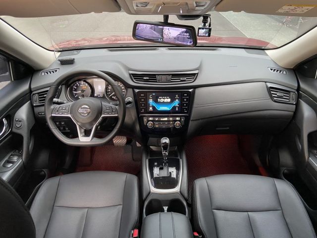2022 X-Trail 2.0 智行版 認證車 ACC跟車 / 電動尾門 /盲點/ CARPLAY / 360還景  第17張相片