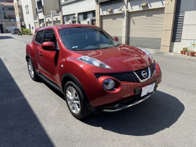 juke 認證 4WD 全原廠保養 定速 ik免鑰駛啟動 數位電視 倒顯 雙前座電熱椅 給你最優質的車況  第3張相片