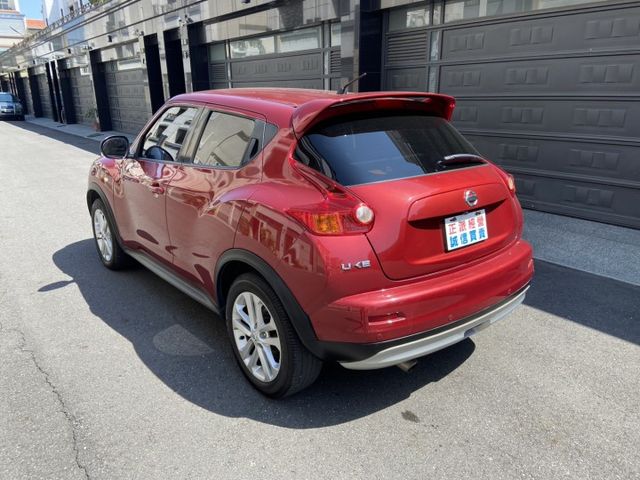 juke 認證 4WD 全原廠保養 定速 ik免鑰駛啟動 數位電視 倒顯 雙前座電熱椅 給你最優質的車況  第19張相片