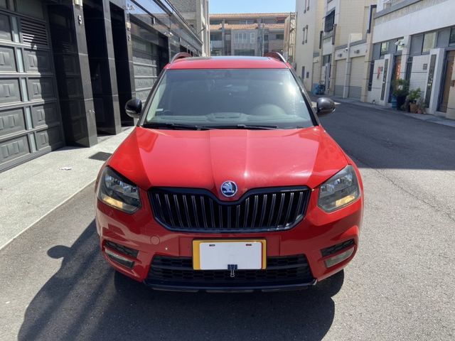 2016 YETI 1.2稅金 同級距SUV 空間最大 最安全搭載9安 全景天窗 第二排還有小餐桌 原廠保養 閥體已更新  第2張相片