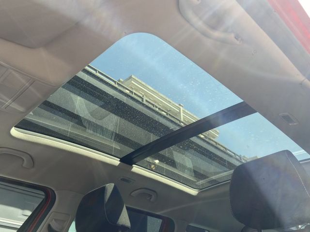 2016 YETI 1.2稅金 同級距SUV 空間最大 最安全搭載9安 全景天窗 第二排還有小餐桌 原廠保養 閥體已更新  第8張相片