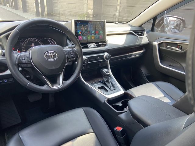 2020 RAV4 頂級旗艦版 全速域跟車 腳踢電尾門 360環景 升級安卓機 認證車 不用殺價就很便宜  第16張相片