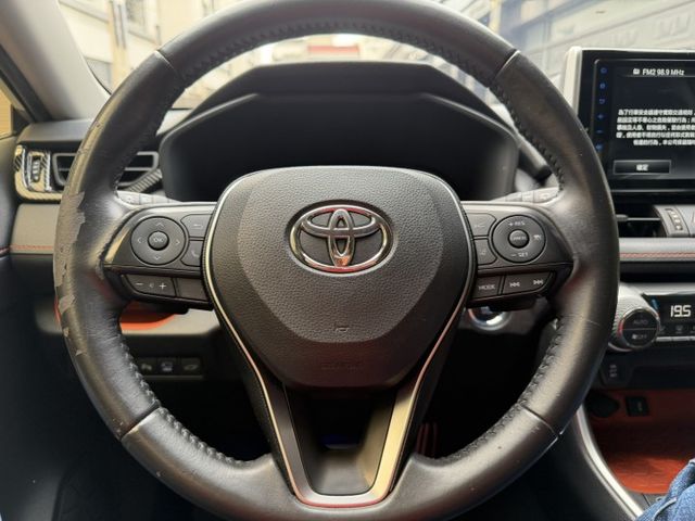 RAV4 Adventure 4WD 全景天窗/LV2輔助駕駛/盲點/電尾門/360環景/車側踏板/CARPLAY  第4張相片