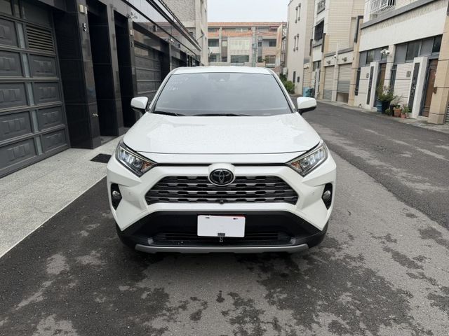 2019 RAV4 旗艦頂級版 ACC跟車/盲點偵測/摸們/電動尾門/360環景/雙前加熱座椅/電動/便宜  第2張相片