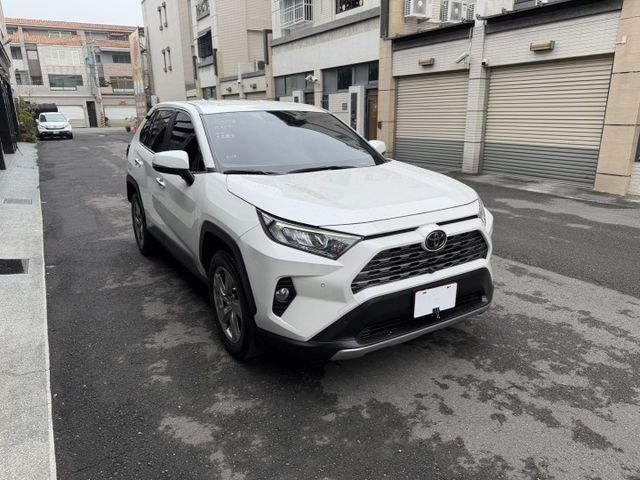 2019 RAV4 旗艦頂級版 ACC跟車/盲點偵測/摸們/電動尾門/360環景/雙前加熱座椅/電動/便宜  第3張相片