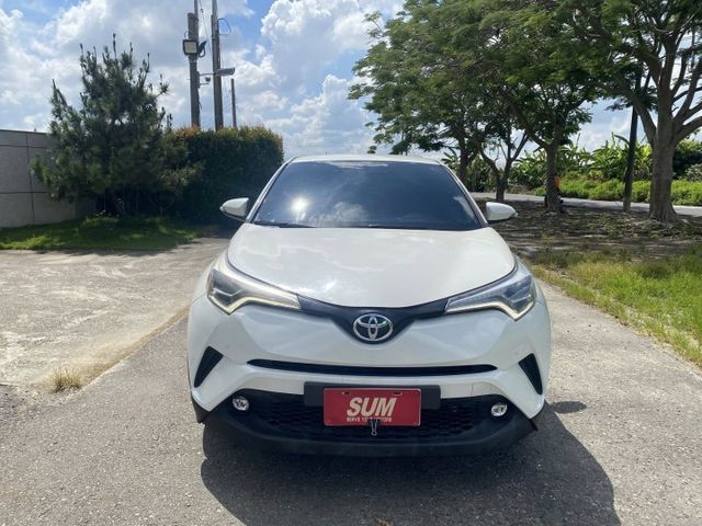 2019 C-HR 省油小鋼炮 稅金超級省1.2 / 定速/摸們/導航/IK一鍵啟動/ 認證好車 / 超級好看  第2張相片