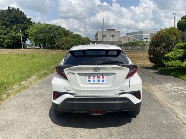 2019 C-HR 省油小鋼炮 稅金超級省1.2 / 定速/摸們/導航/IK一鍵啟動/ 認證好車 / 超級好看  第16張相片