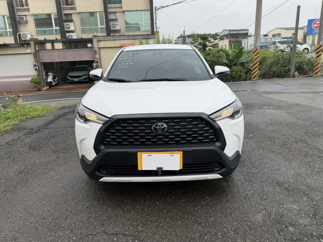 2021 汽油版CC 認證好車 不用殺價就很便宜 完整LV2/升級方向盤改裝/酒紅色內裝/摸們/抬頭顯示/原廠保養/導航  第2張相片