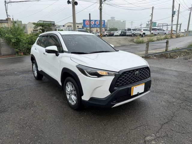 2021 汽油版CC 認證好車 不用殺價就很便宜 完整LV2/升級方向盤改裝/酒紅色內裝/摸們/抬頭顯示/原廠保養/導航  第3張相片