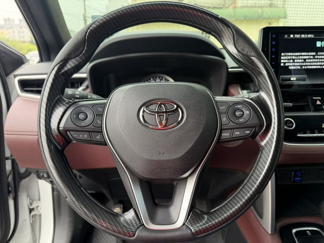2021 汽油版CC 認證好車 不用殺價就很便宜 完整LV2/升級方向盤改裝/酒紅色內裝/摸們/抬頭顯示/原廠保養/導航  第4張相片