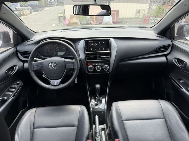 2021 YARIS 熱門掀背小車 / 省油省稅金/ 兩年五萬公里保固 / 經典版 / 可車換車 / 全額貸款  第11張相片