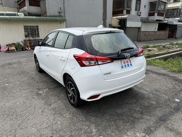 2021 YARIS 熱門掀背小車 / 省油省稅金/ 兩年五萬公里保固 / 經典版 / 可車換車 / 全額貸款  第15張相片