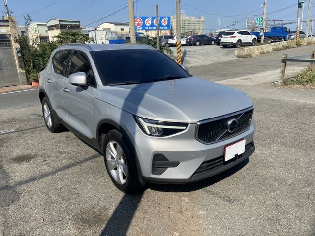 2022 XC40 完整lv2 360環景 電尾門 volvo賣最好的車 不用殺價就很便宜  第3張相片
