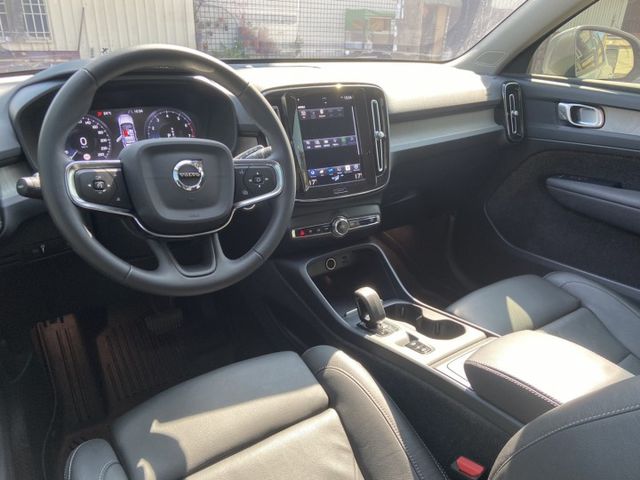 2022 XC40 完整lv2 360環景 電尾門 volvo賣最好的車 不用殺價就很便宜  第19張相片