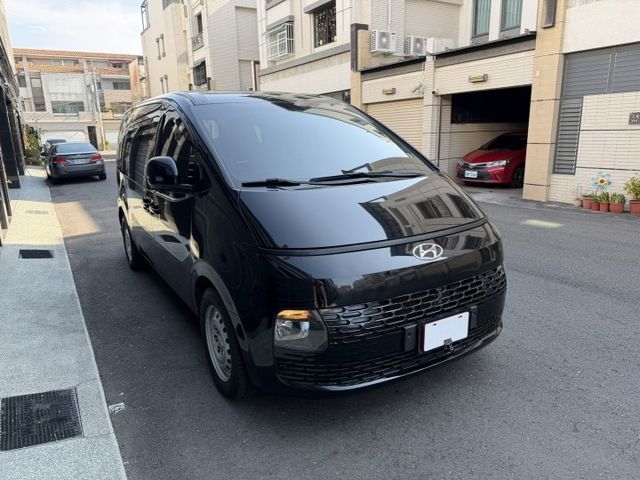 2024年 9人座 商務車 原廠保固中 升級安卓機 360環景 / 定速 / 快控 / 加裝行車紀錄器 / 可全額貸款  第3張相片