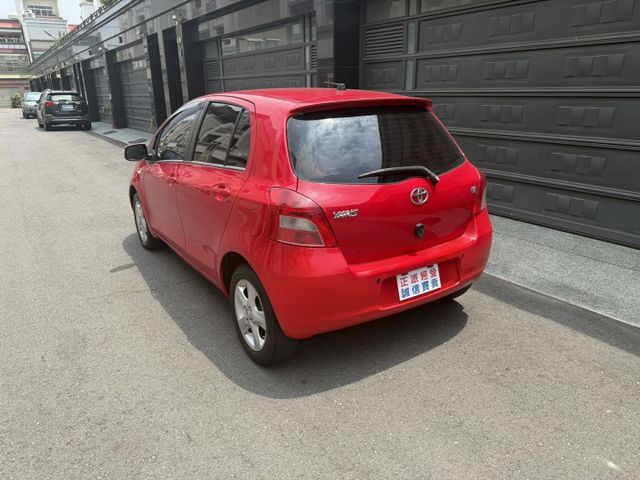 2008年 小鴨 YARIS G版 認證好車 電動收折後視鏡/摸門解鎖/IK一鍵啟動/後座傾倒空間更靈活/便宜代步車  第17張相片