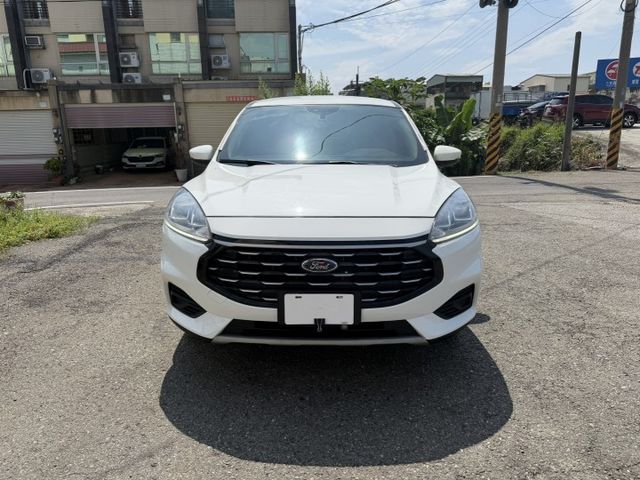 2021年 KUGA 1.5 渦輪增壓 / 認證車 / 新款旋鈕式排檔 / 支援CarPlay / 駕駛座電動椅 /便宜  第2張相片