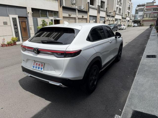 2022 HRV 尊榮P版 / 認證好車 / 原廠選配空力套件/空氣清淨機/電動尾門/ACC跟車/360環景  第20張相片
