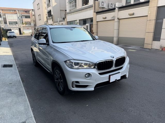 2015年 X5 25D 認證原版件 / 定速/全景天窗/雙區恆溫/電尾門/雙前電動椅/空間超級大/4輪傳動  第3張相片