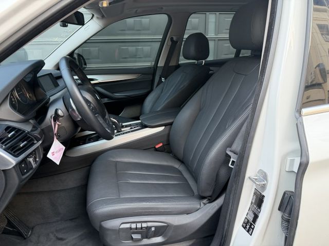 2015年 X5 25D 認證原版件 / 定速/全景天窗/雙區恆溫/電尾門/雙前電動椅/空間超級大/4輪傳動  第10張相片