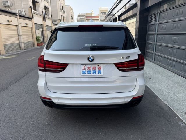 2015年 X5 25D 認證原版件 / 定速/全景天窗/雙區恆溫/電尾門/雙前電動椅/空間超級大/4輪傳動  第20張相片