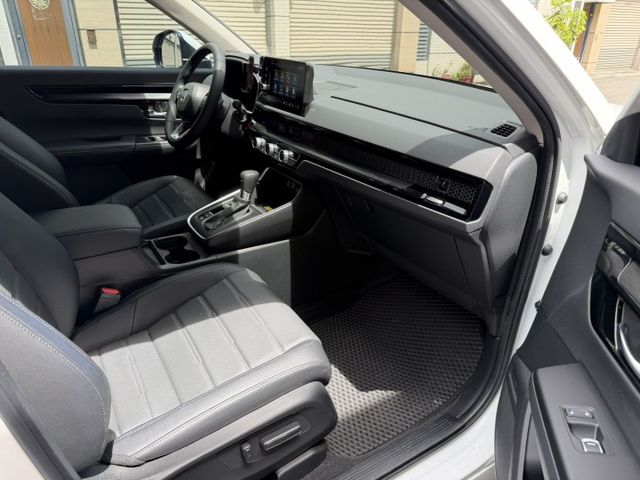 2024 CRV S版 認證原/ACC跟車/車道維持/盲點/摸們/IK/加裝手機架/電動尾門/可全貸/車換車  第13張相片