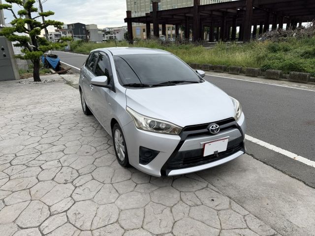 2015年 YARIS 國民熱門小車首選/代步車的最佳好選擇/低里程/1.5省油省稅金/可貸款/車換車  第3張相片