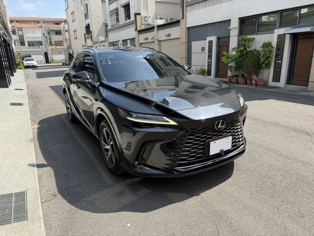 2023 RX350 原廠保養/保固中/新LSS3.0智慧輔助/冷熱通風椅/3區恆溫/盲點/摸們/電尾門/可全貸  第3張相片