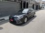 2021 CAMRY 2.0尊爵版/認證車/IK.摸們.ACC跟車.雙前電動椅.電子手煞.盲點.車況漂亮/可車換車.全貸  第1張縮圖