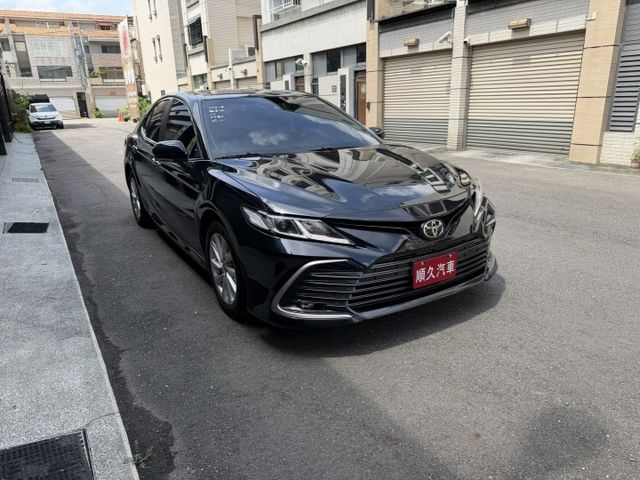2021 CAMRY 2.0尊爵版/認證車/IK.摸們.ACC跟車.雙前電動椅.電子手煞.盲點.車況漂亮/可車換車.全貸  第3張相片