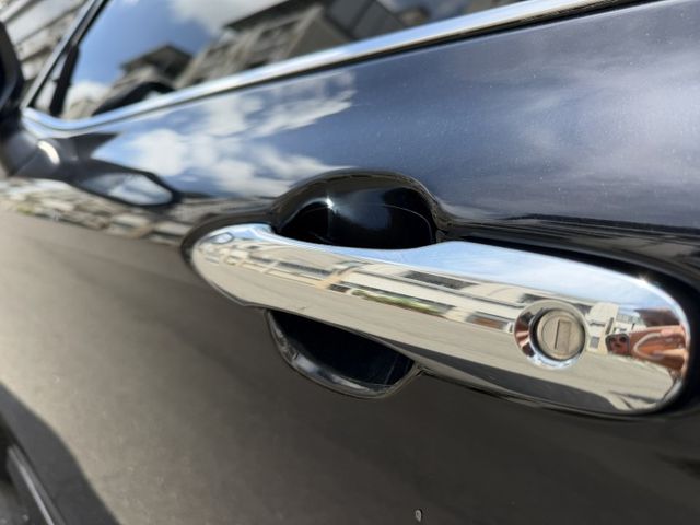 2021 CAMRY 2.0尊爵版/認證車/IK.摸們.ACC跟車.雙前電動椅.電子手煞.盲點.車況漂亮/可車換車.全貸  第6張相片