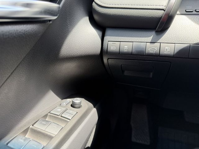 2021 CAMRY 2.0尊爵版/認證車/IK.摸們.ACC跟車.雙前電動椅.電子手煞.盲點.車況漂亮/可車換車.全貸  第8張相片