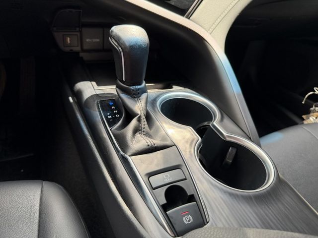 2021 CAMRY 2.0尊爵版/認證車/IK.摸們.ACC跟車.雙前電動椅.電子手煞.盲點.車況漂亮/可車換車.全貸  第9張相片